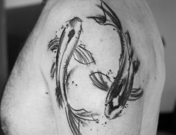 Fische Koi, von Laura tätowiert - Tattoo & Piercing